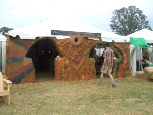 svi-booth-straw-bale-cob-bonnaroo